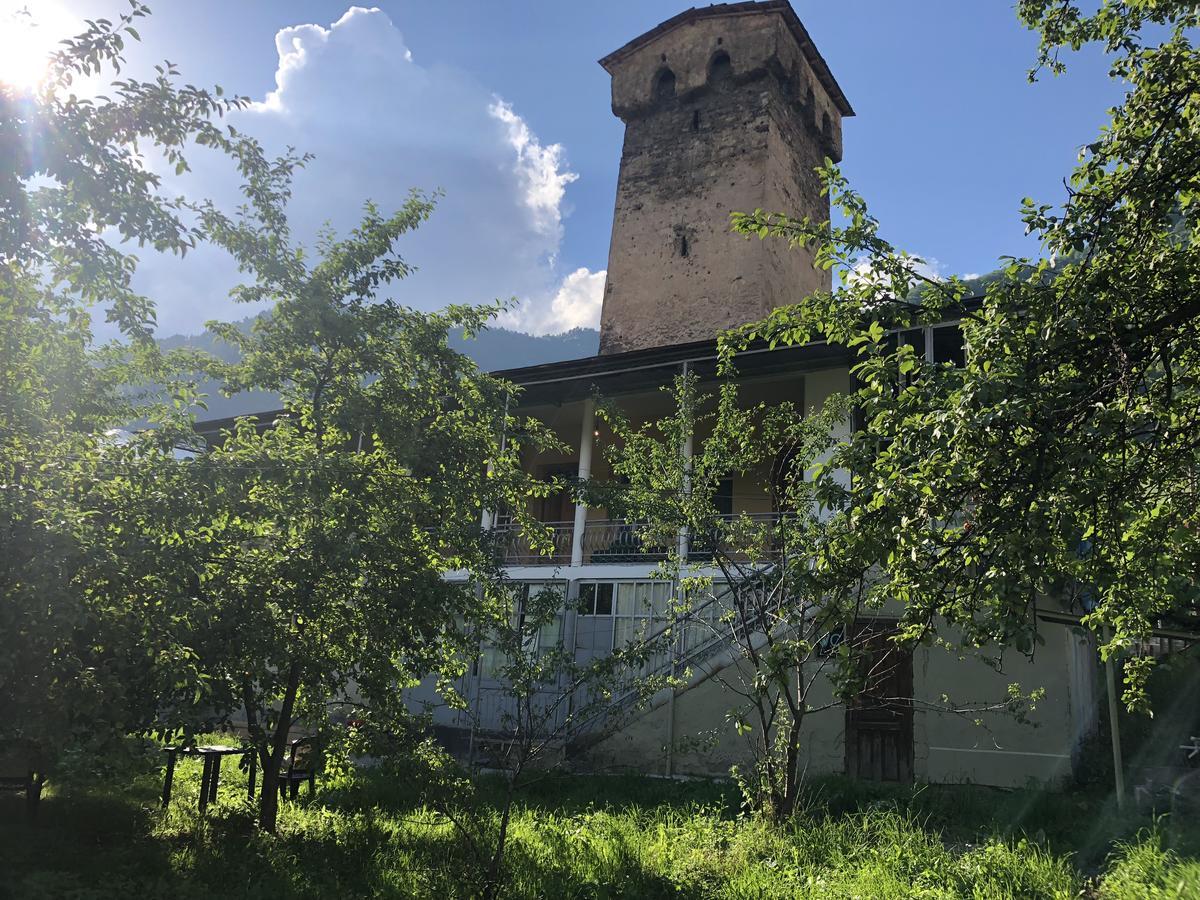 Гостевой дом Ameapi Местия Экстерьер фото